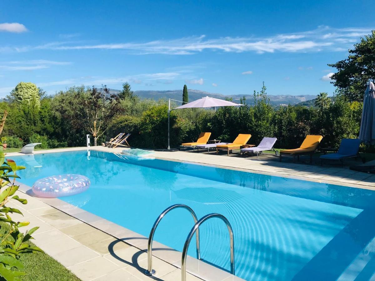 Le Mas De La Source Acomodação com café da manhã Mougins Exterior foto