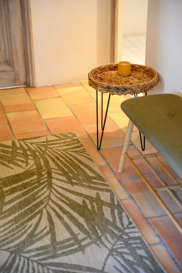 Le Mas De La Source Acomodação com café da manhã Mougins Exterior foto